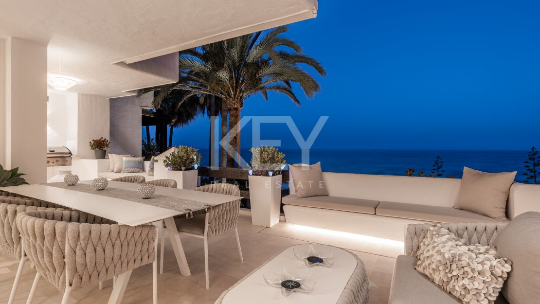 Роскошный двухэтажный пентхаус на первой линии пляжа в Пуэнте Романо, Золотая Миля