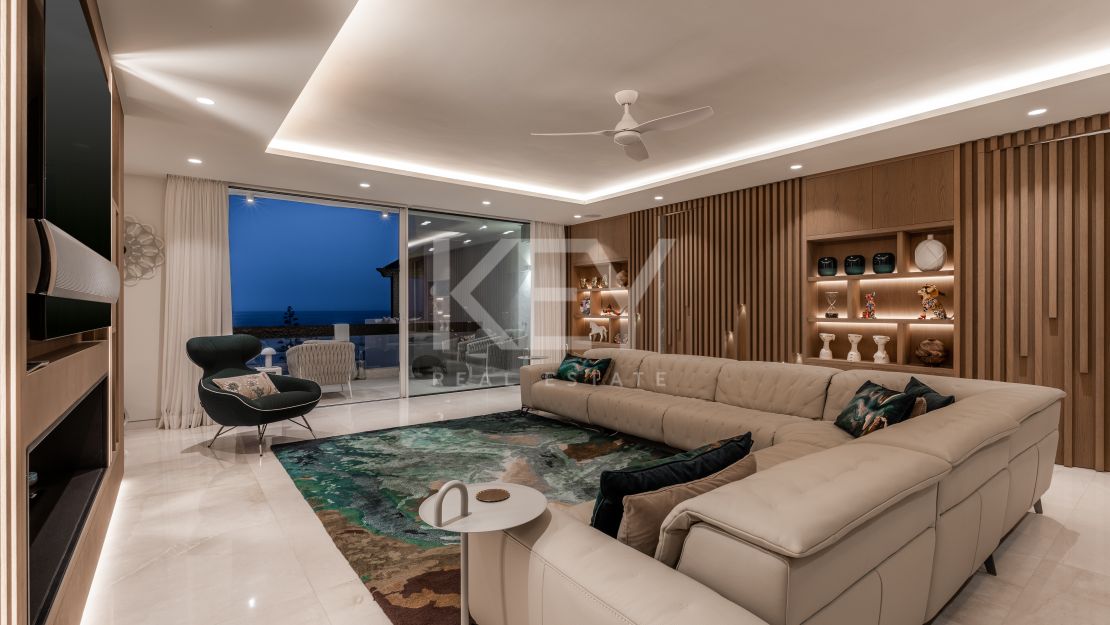 Роскошный двухэтажный пентхаус на первой линии пляжа в Пуэнте Романо, Золотая Миля