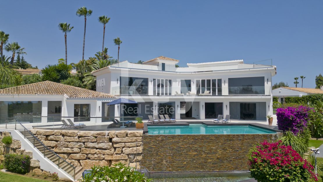A luxurious elegant villa with panoramic views, Las  Chapas, East Marbella