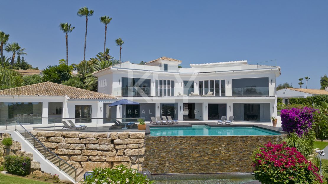 A luxurious elegant villa with panoramic views, Las  Chapas, East Marbella