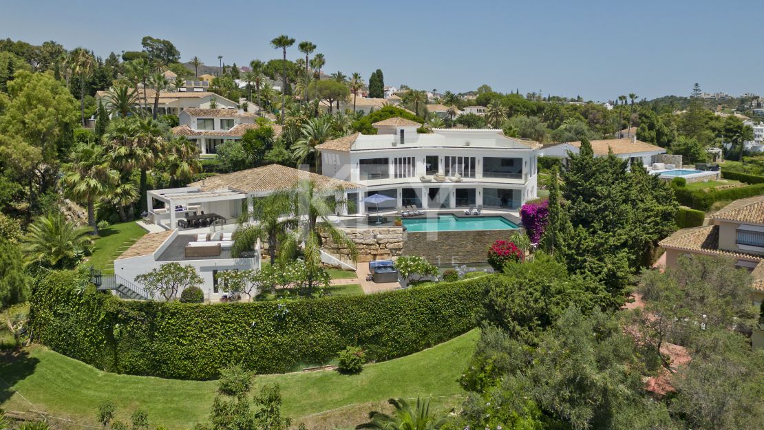 A luxurious elegant villa with panoramic views, Las  Chapas, East Marbella