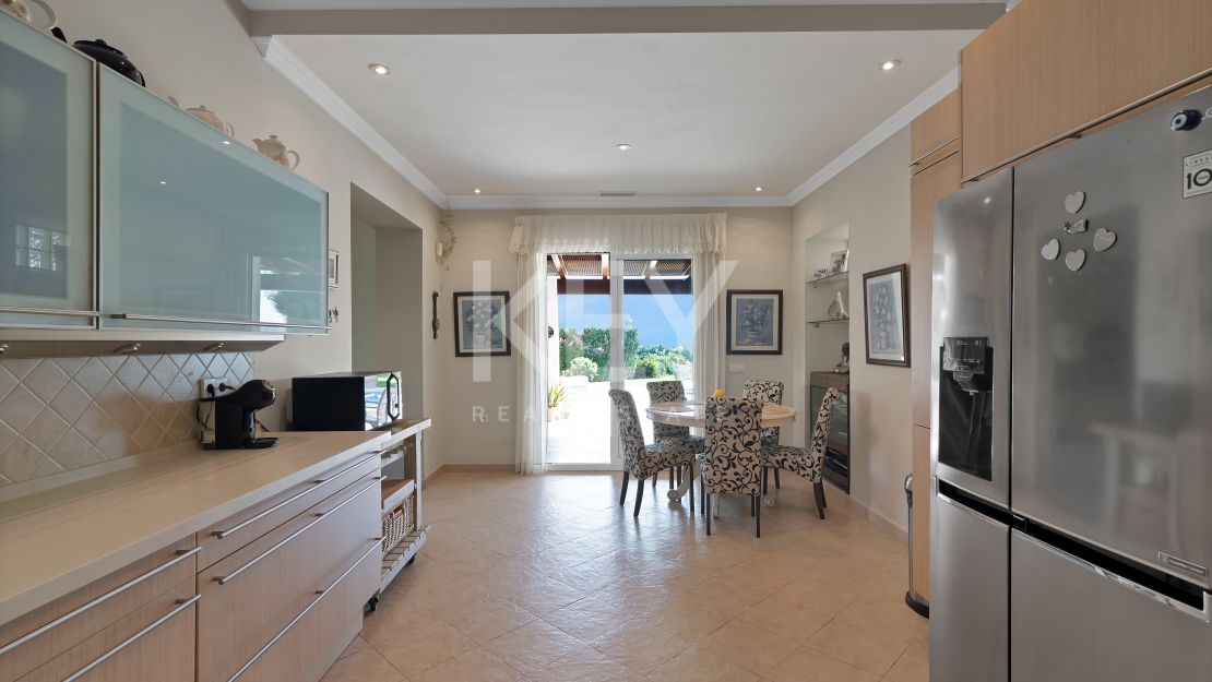 Lujosa Mansión Andaluza en Venta con Espectaculares Vistas en Nueva Andalucía