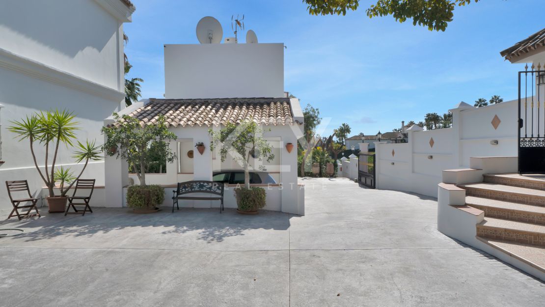 Lujosa Mansión Andaluza en Venta con Espectaculares Vistas en Nueva Andalucía