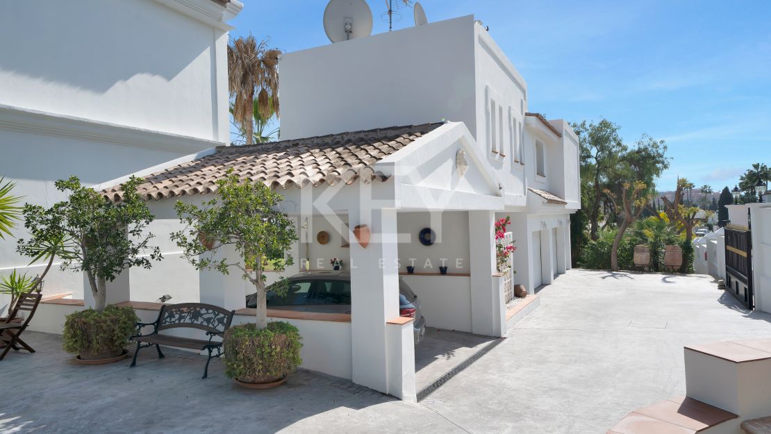 Lujosa Mansión Andaluza en Venta con Espectaculares Vistas en Nueva Andalucía