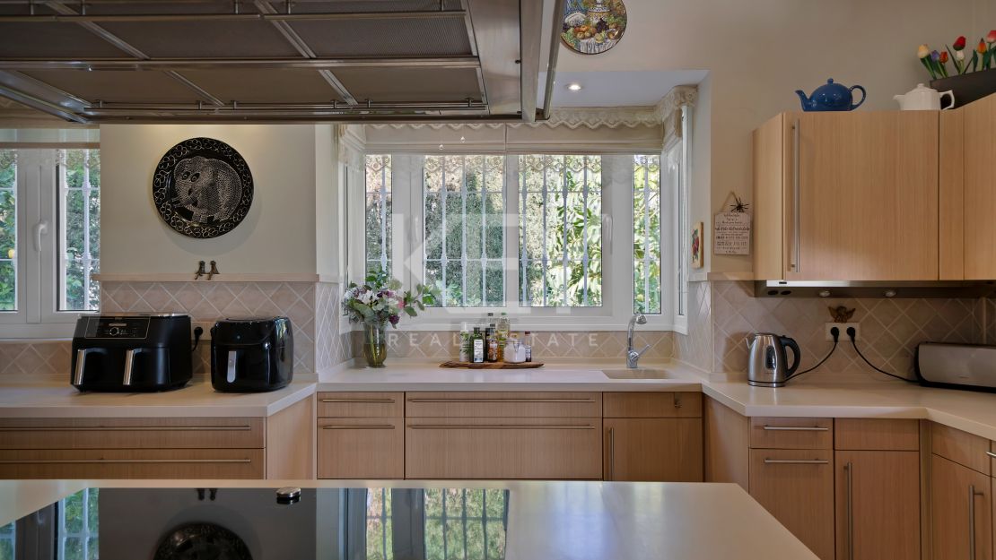 Lujosa Mansión Andaluza en Venta con Espectaculares Vistas en Nueva Andalucía