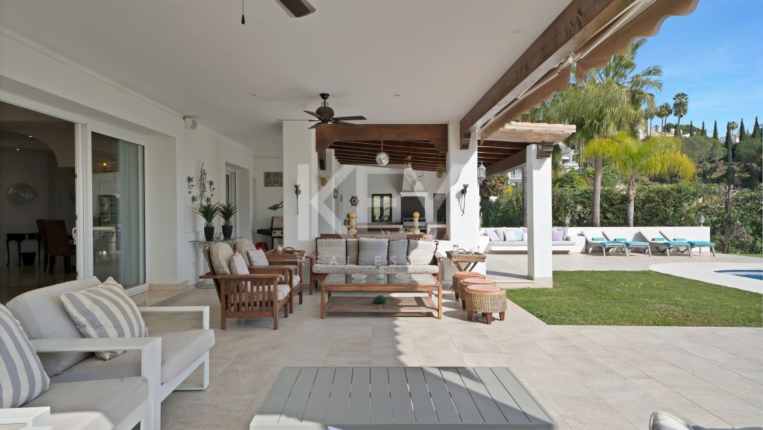 Lujosa Mansión Andaluza en Venta con Espectaculares Vistas en Nueva Andalucía