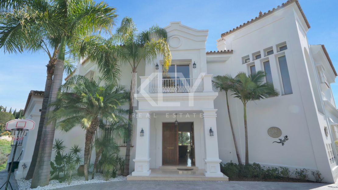 Lujosa Mansión Andaluza en Venta con Espectaculares Vistas en Nueva Andalucía