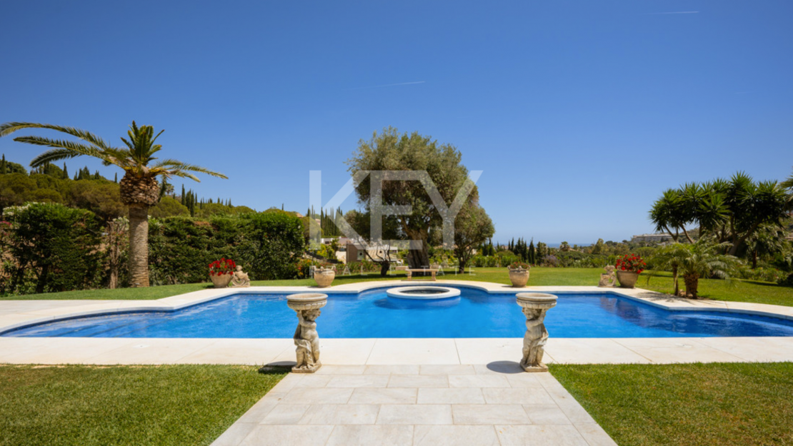 Lujosa Mansión Andaluza en Venta con Espectaculares Vistas en Nueva Andalucía