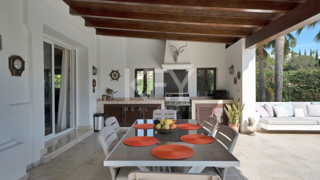 Lujosa Mansión Andaluza en Venta con Espectaculares Vistas en Nueva Andalucía