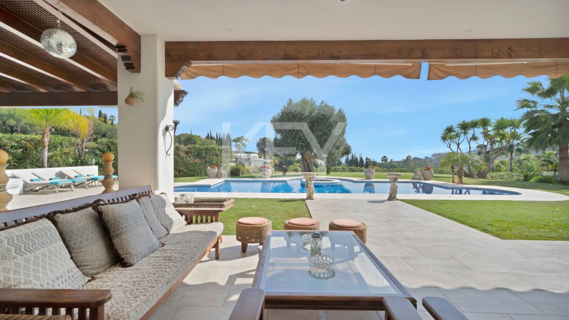 Lujosa Mansión Andaluza en Venta con Espectaculares Vistas en Nueva Andalucía