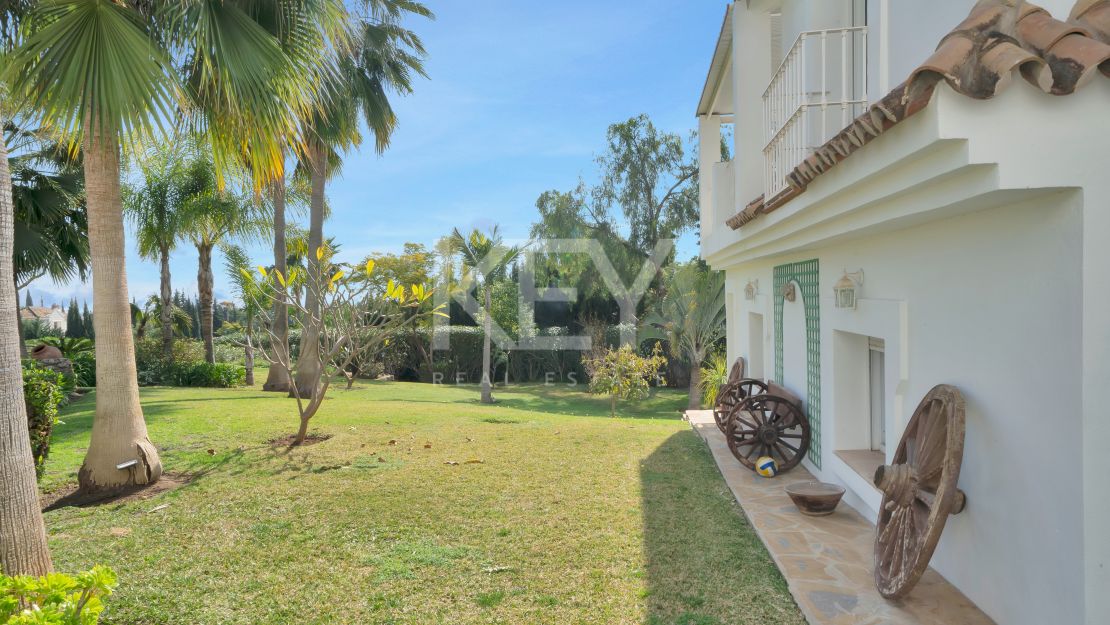 Lujosa Mansión Andaluza en Venta con Espectaculares Vistas en Nueva Andalucía