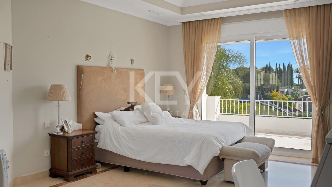 Lujosa Mansión Andaluza en Venta con Espectaculares Vistas en Nueva Andalucía