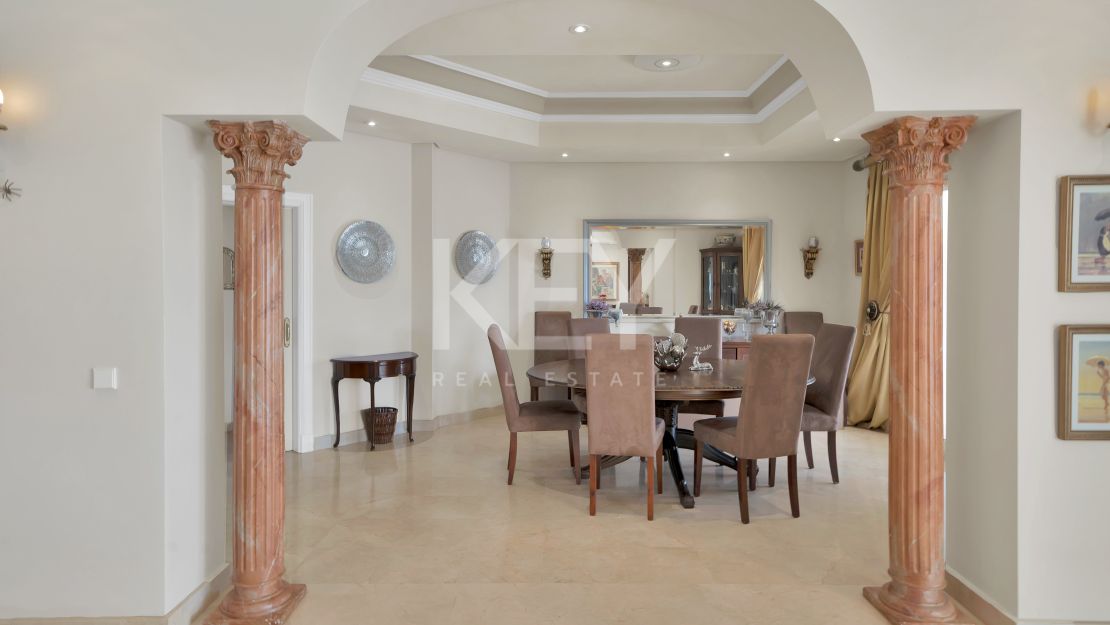 Lujosa Mansión Andaluza en Venta con Espectaculares Vistas en Nueva Andalucía