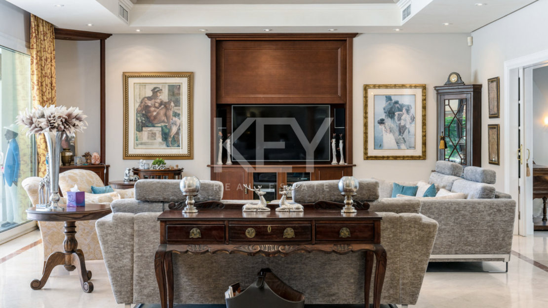 Lujosa Mansión Andaluza en Venta con Espectaculares Vistas en Nueva Andalucía