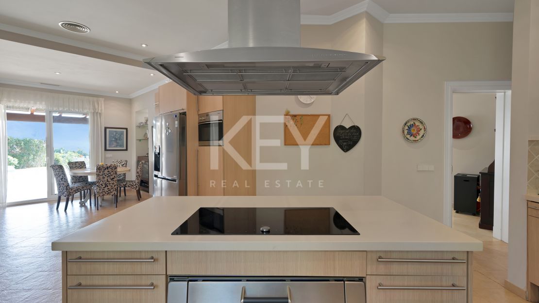 Lujosa Mansión Andaluza en Venta con Espectaculares Vistas en Nueva Andalucía