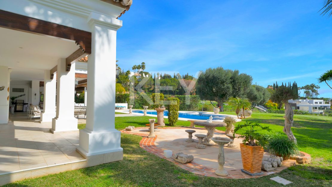 Lujosa Mansión Andaluza en Venta con Espectaculares Vistas en Nueva Andalucía