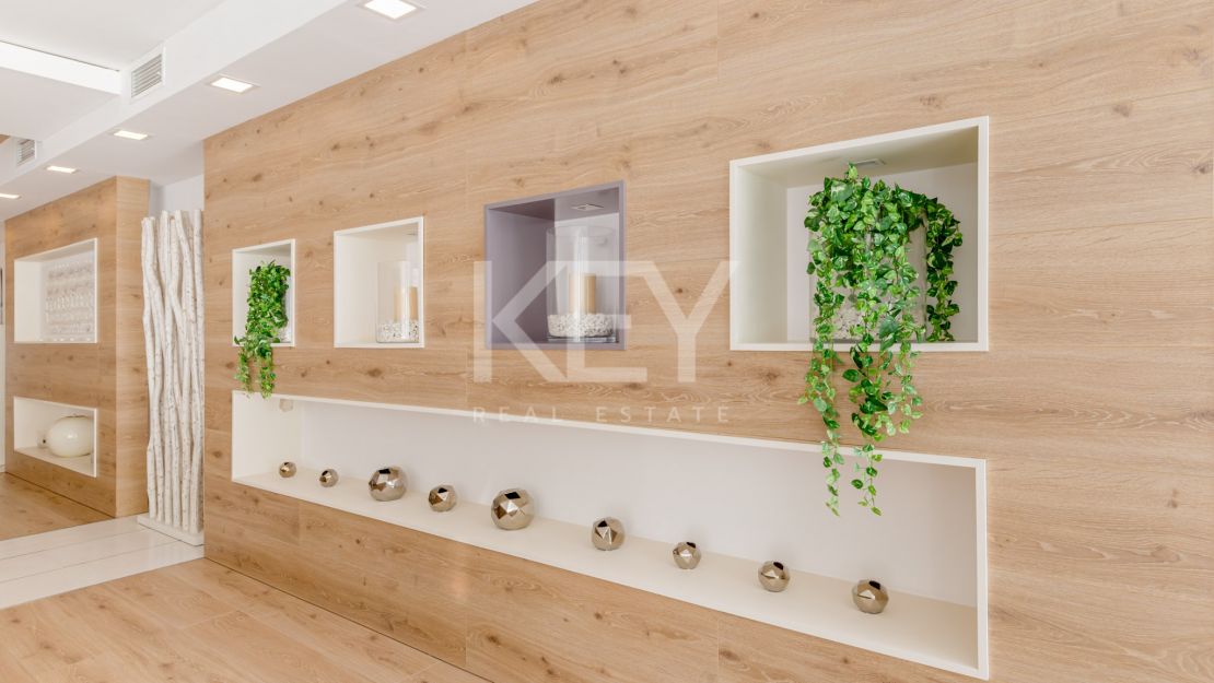 Deslumbrante apartamento dúplex de lujo frente al mar en Puerto Banús, Marbella