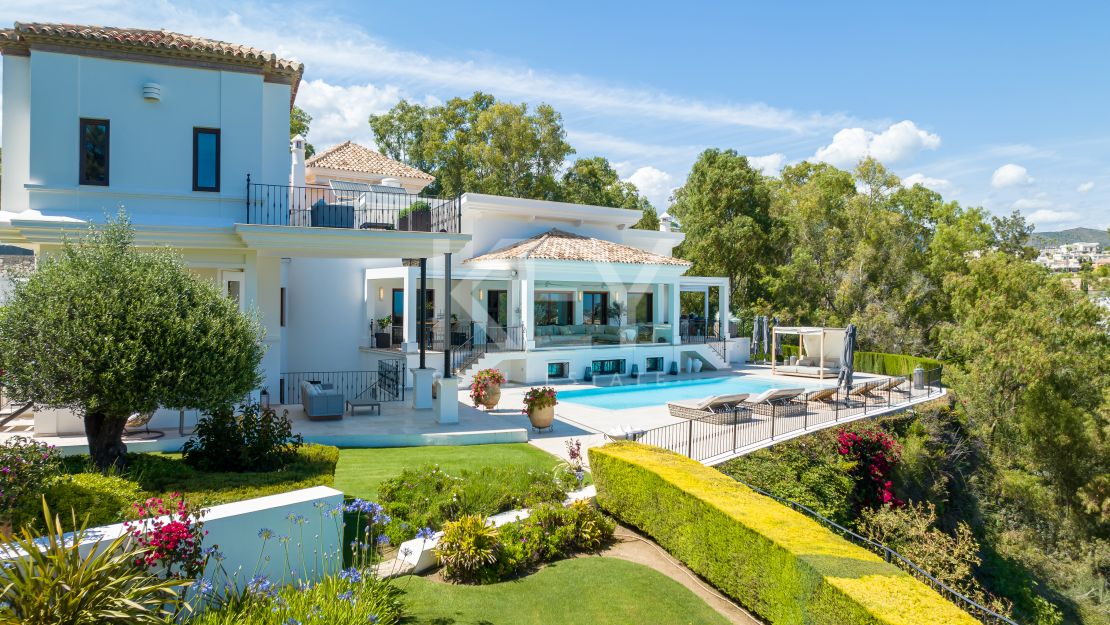 Villa de lujo con vistas abiertas al mar en venta en El Herrojo