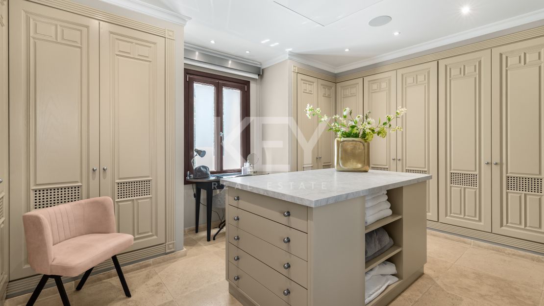 Роскошная вилла с видом на море Эль Эррохо, Бенаавис