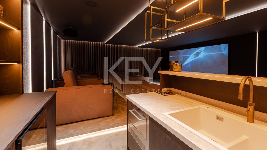 Роскошная вилла с видом на море Эль Эррохо, Бенаавис