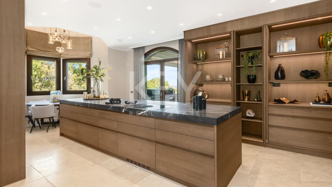 Роскошная вилла с видом на море Эль Эррохо, Бенаавис