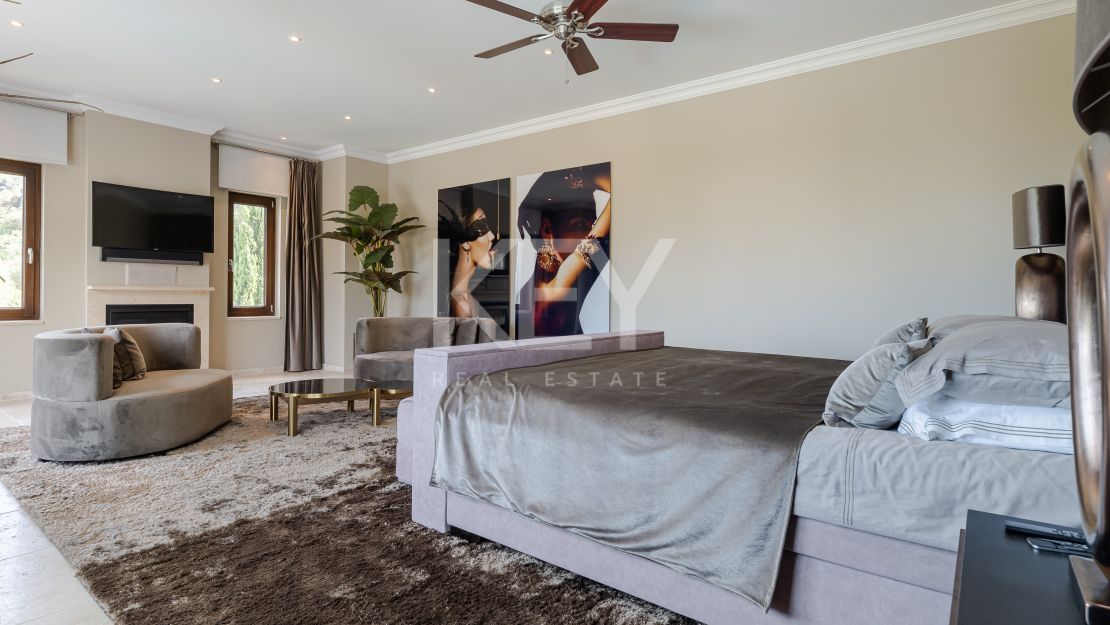 Роскошная вилла с видом на море Эль Эррохо, Бенаавис