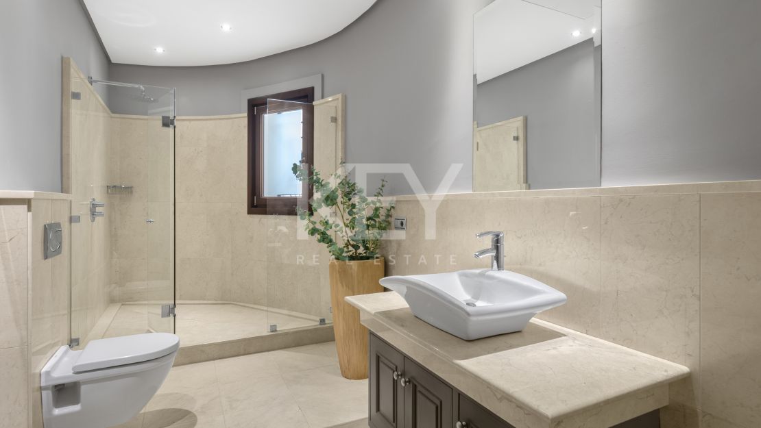 Роскошная вилла с видом на море Эль Эррохо, Бенаавис