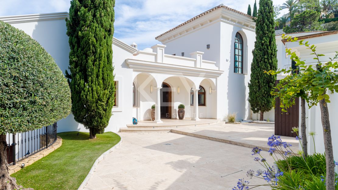 Роскошная вилла с видом на море Эль Эррохо, Бенаавис