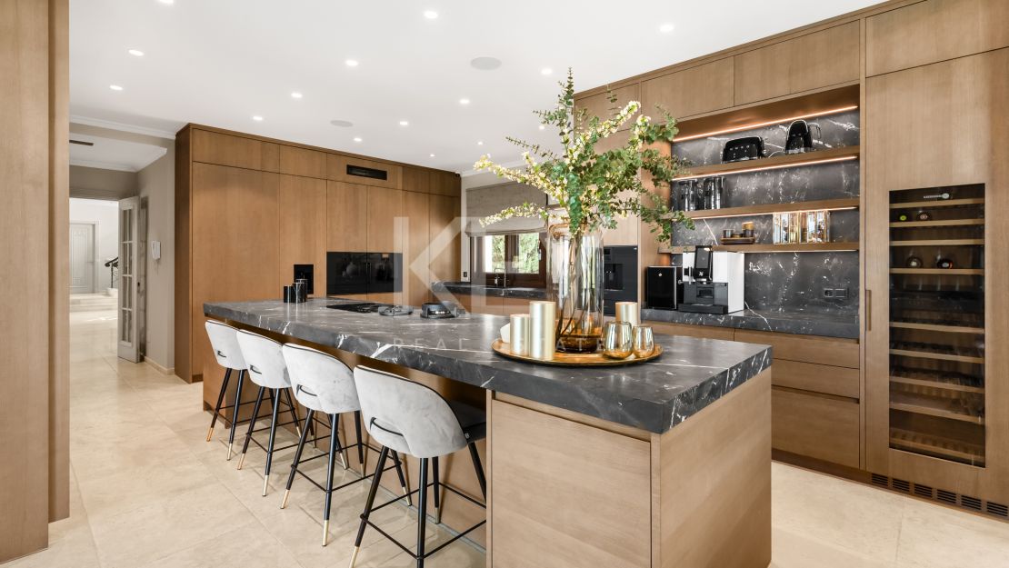 Роскошная вилла с видом на море Эль Эррохо, Бенаавис