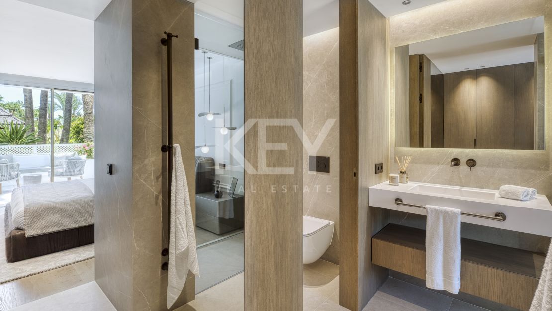 Luxurious Ground Floor Apartment in Marbella's Golden Mile