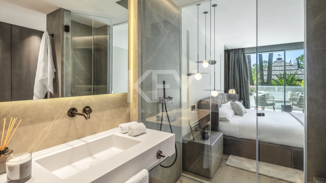 Luxurious Ground Floor Apartment in Marbella's Golden Mile