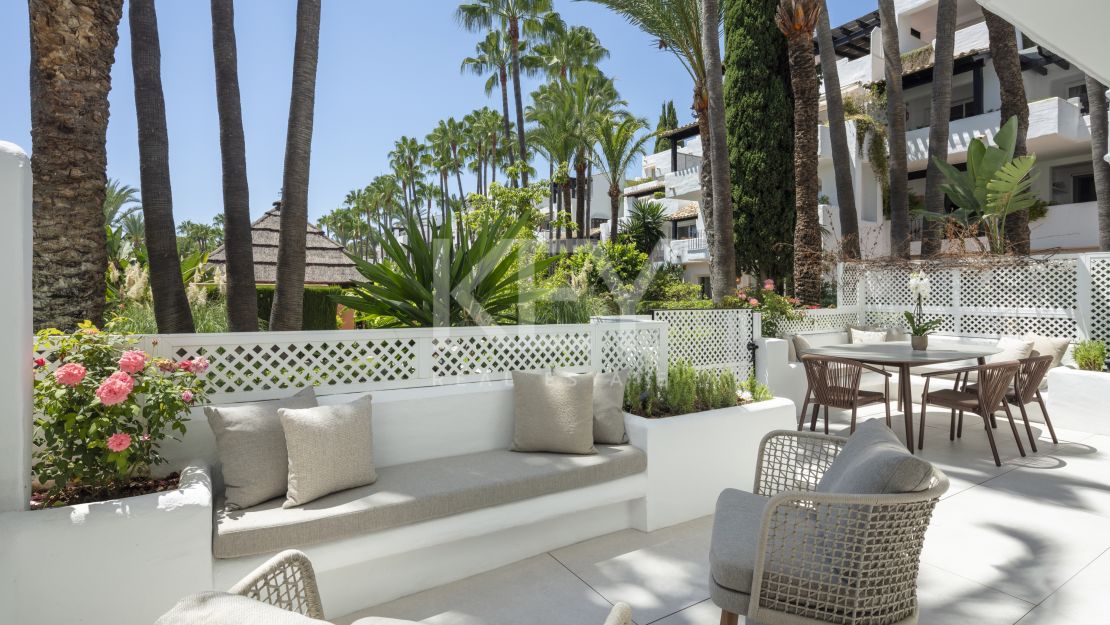 Luxurious Ground Floor Apartment in Marbella's Golden Mile