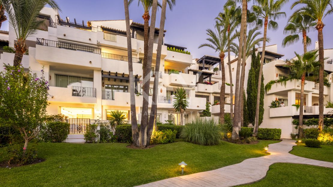Luxurious Ground Floor Apartment in Marbella's Golden Mile
