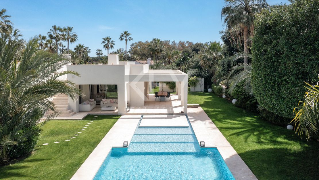 Beachside villa for sale in Marbesa, Marbella