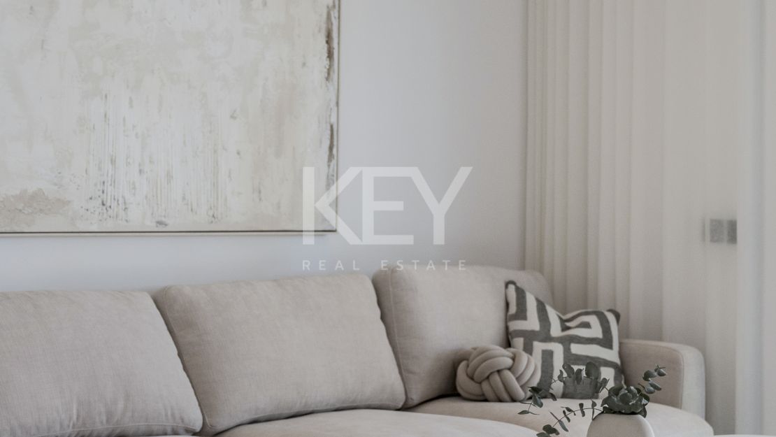 Elegant ground floor apartment with designer interiors in Altos Reales, Marbella Golden Mile