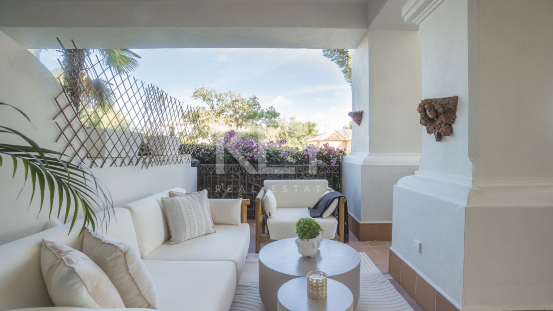 Elegant ground floor apartment with designer interiors in Altos Reales, Marbella Golden Mile