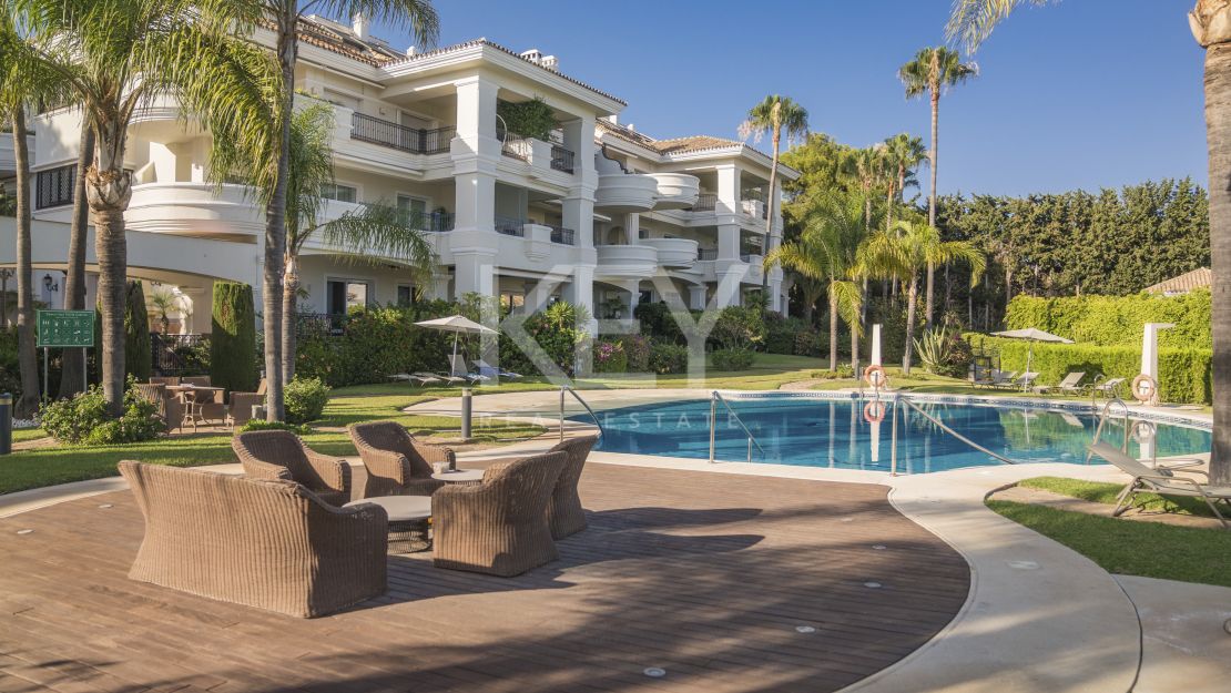 Luxurious ground floor apartment for sale in Sierra Blanca, Marbella