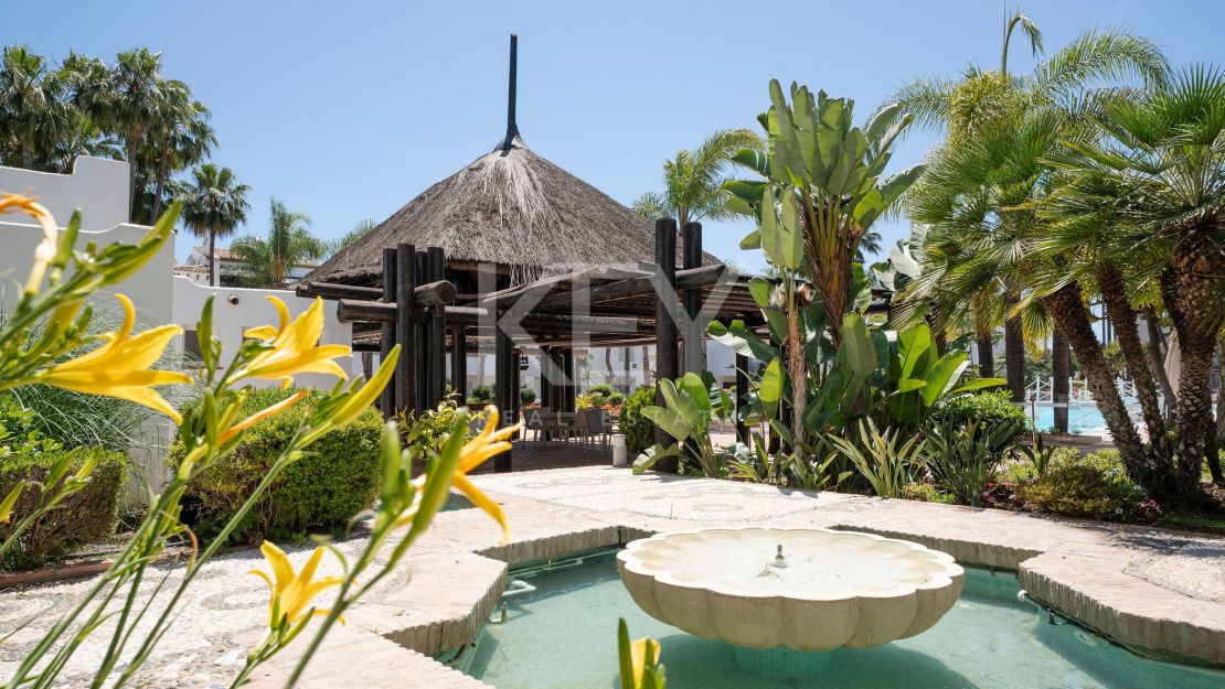 Luxury apartment for sale in Puente Romano, the Golden Mile, Marbella