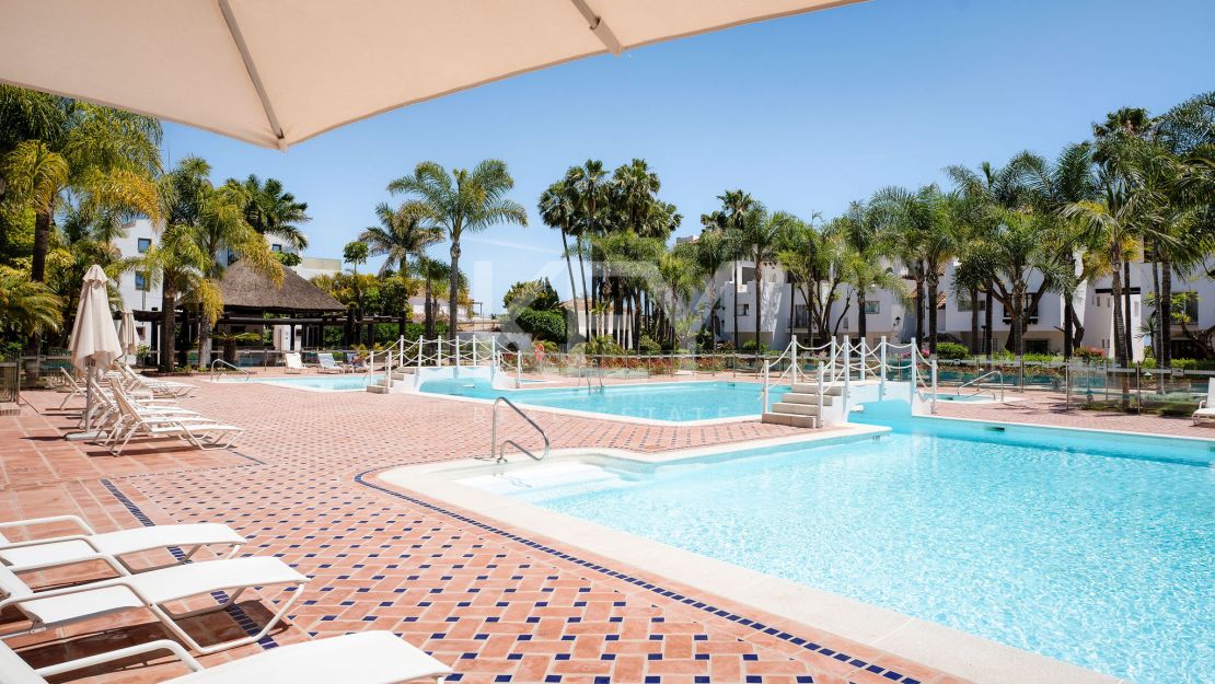 Luxury apartment for sale in Puente Romano, the Golden Mile, Marbella