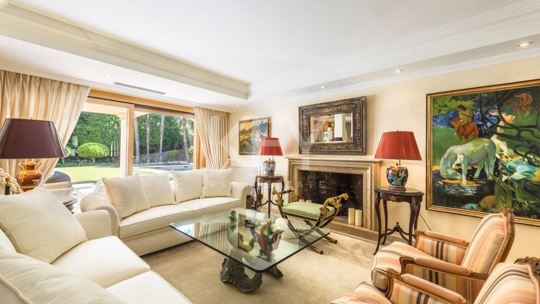 Lujosa villa en venta en Las Brisas, Nueva Andalucía, Marbella