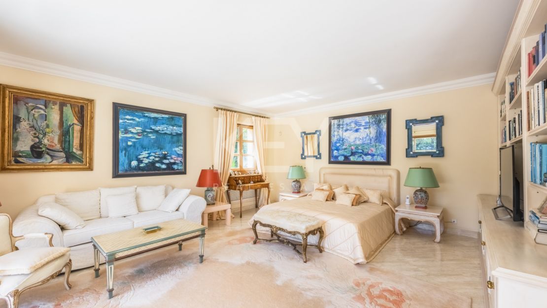 Lujosa villa en venta en Las Brisas, Nueva Andalucía, Marbella