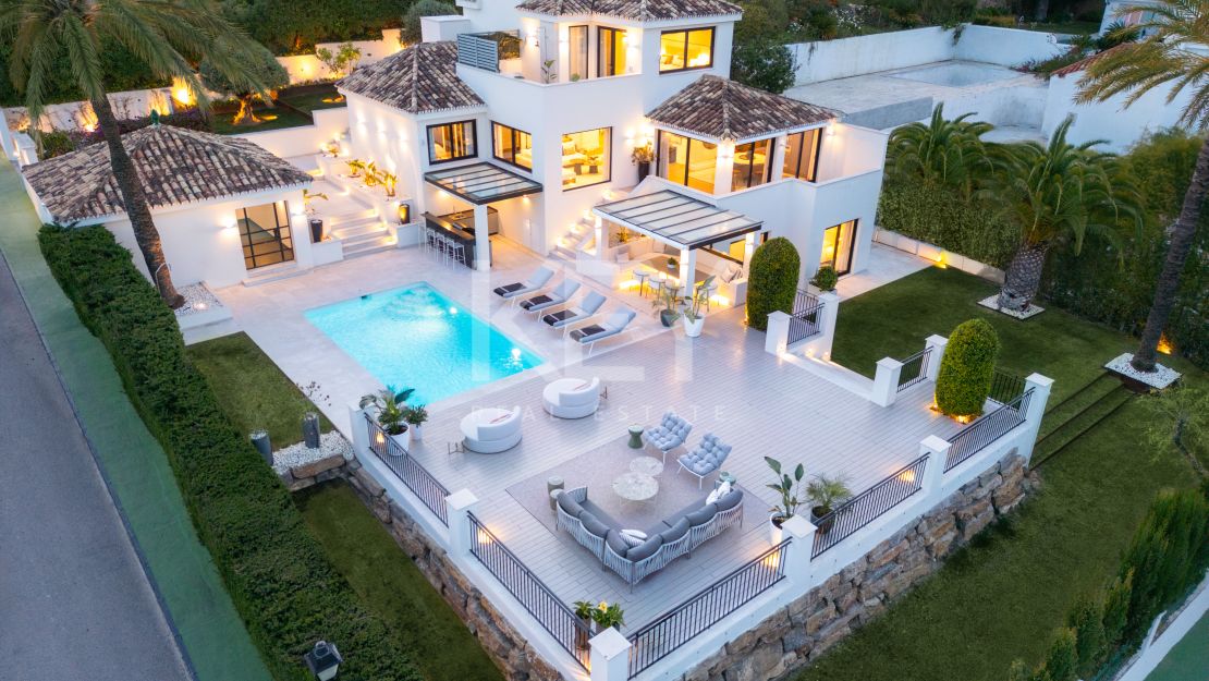 Exquisite villa for sale in Los Naranjos Hill Club in Nueva Andalucia, Marbella