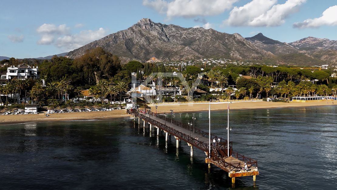 Потрясающая вилла на продажу на Золотой Миле, Марбея