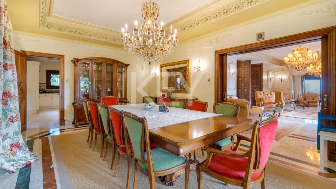 Потрясающая вилла на продажу на Золотой Миле, Марбея