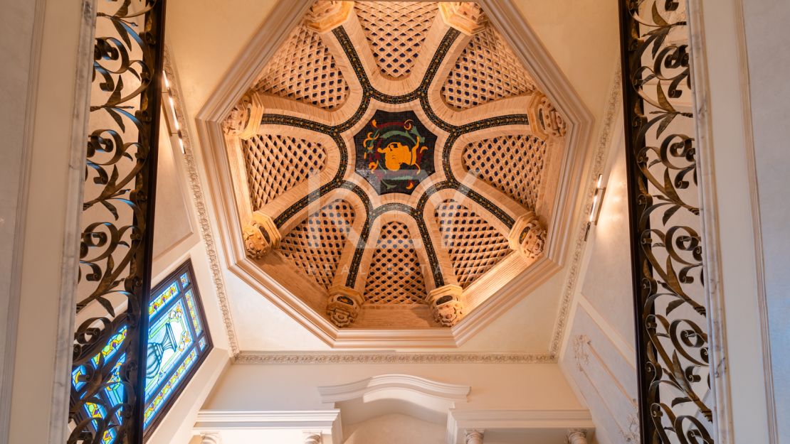 Потрясающая вилла на продажу на Золотой Миле, Марбея