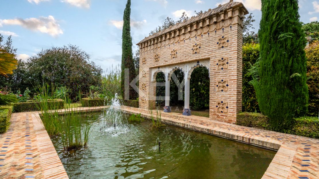 Потрясающая вилла на продажу на Золотой Миле, Марбея