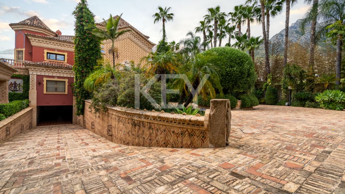 Потрясающая вилла на продажу на Золотой Миле, Марбея