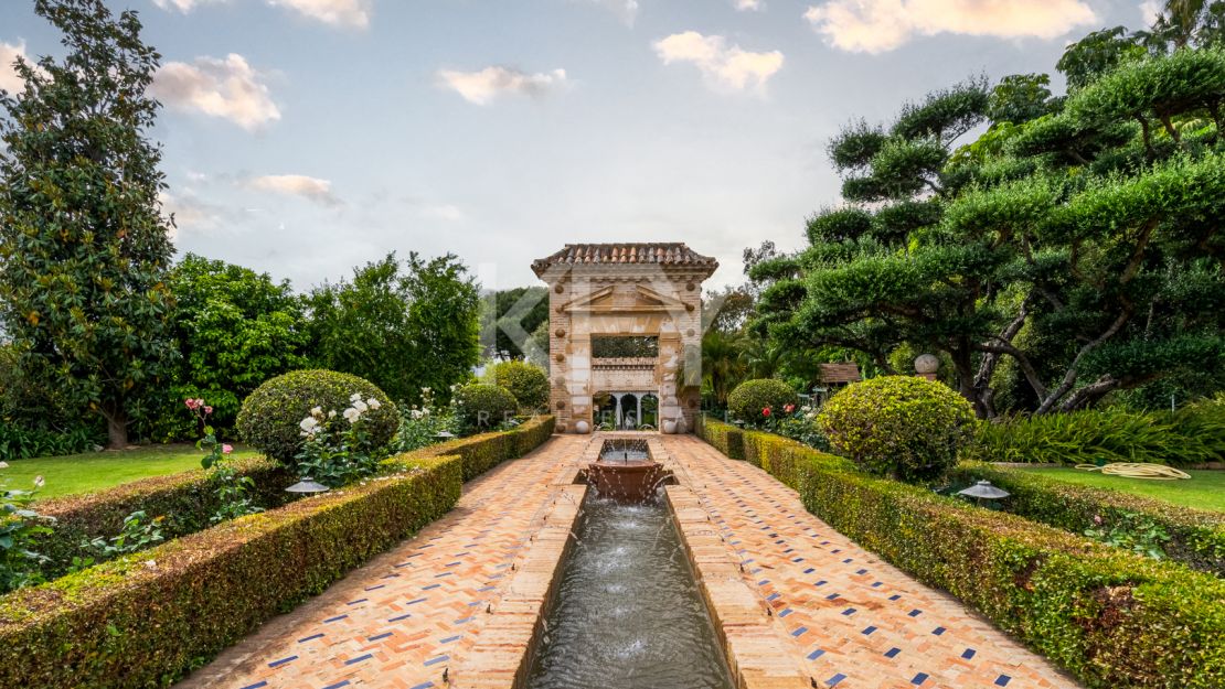 Потрясающая вилла на продажу на Золотой Миле, Марбея