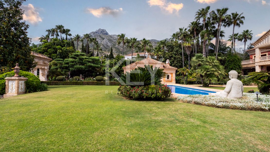 Потрясающая вилла на продажу на Золотой Миле, Марбея