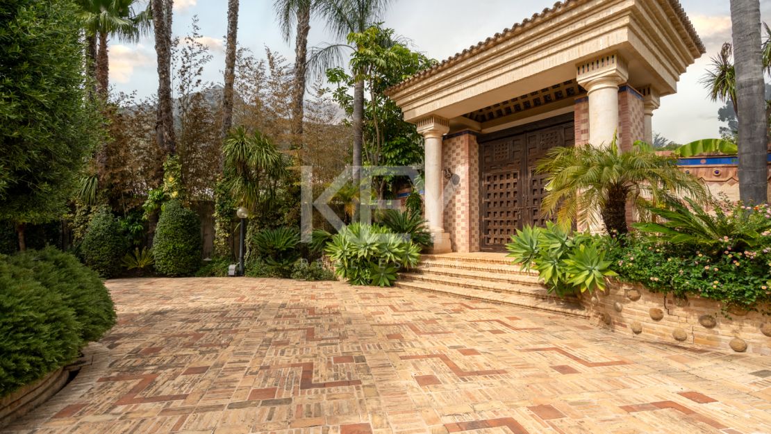 Потрясающая вилла на продажу на Золотой Миле, Марбея